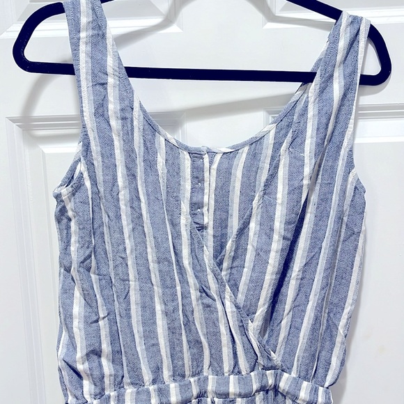 Anthropologie Cloth & Stone Striped cropped linen Jumpsuit romper XS blue white - Picture 7 of 10